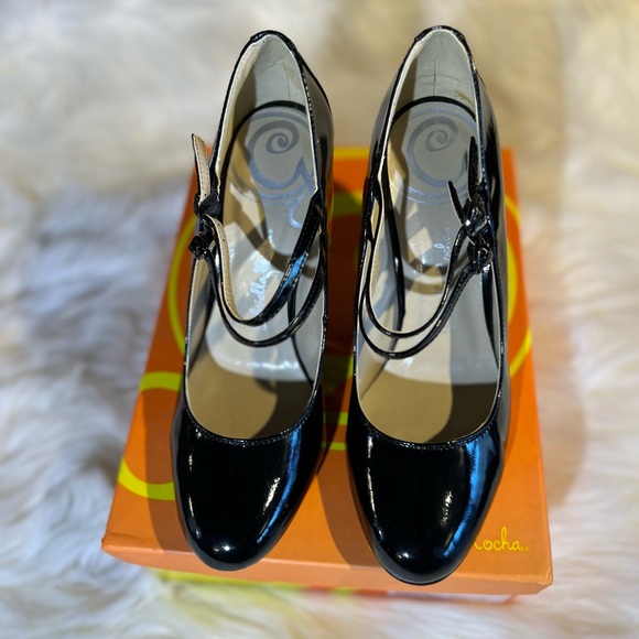 Gabriella Rocha Shiny Black Heels - Picture 2 of 10